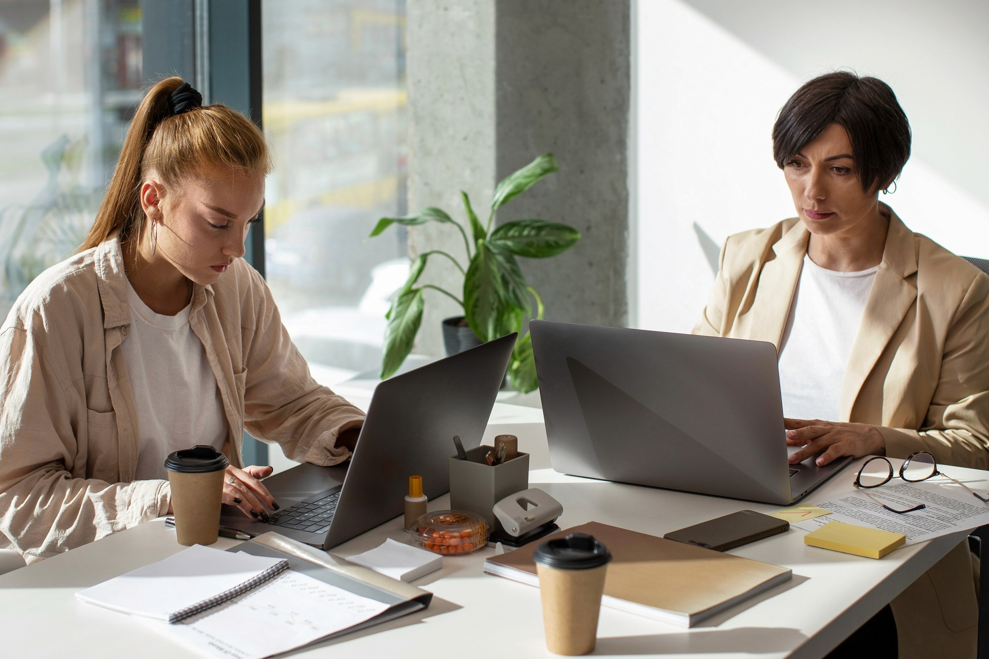 Planeamento financeiro — equipa em sessão de trabalho